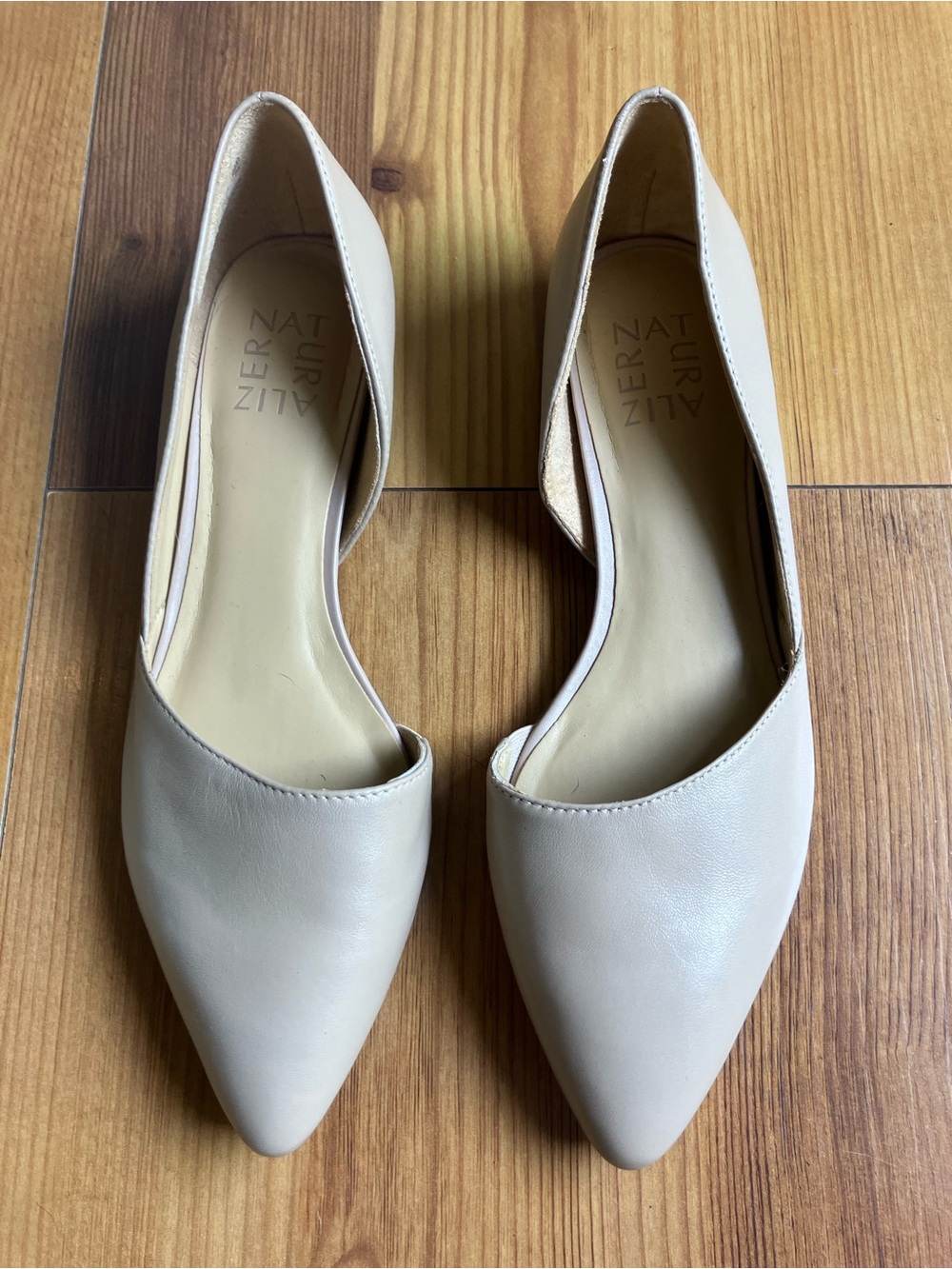 Naturalizer Pointed D'Orsay Flats in Light Beige